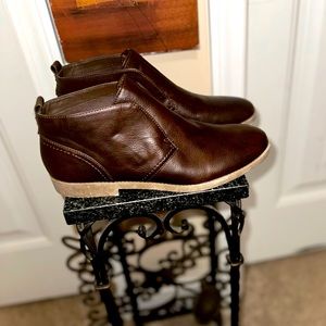 Brown 9.5 Indigo Rd ankle bootie slide ins